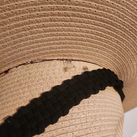 Stylish Beige Wide Brim Hat with Black Band - Picture 6 of 12